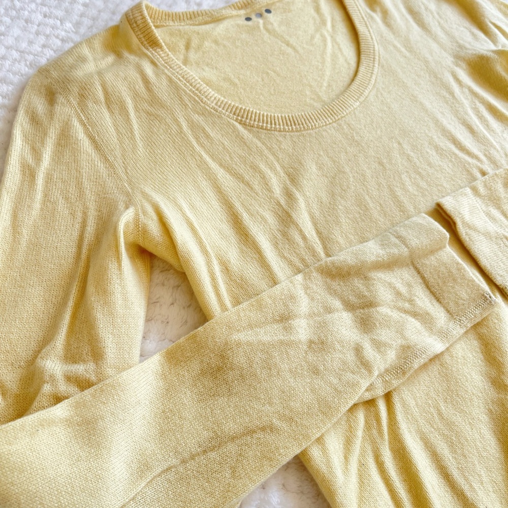 Yellow long sleeved three dots cashmere sweater